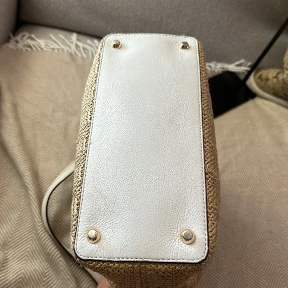 Summer Straw Michael Kors Handbag with White Leather Straps - Picture 6 of 17